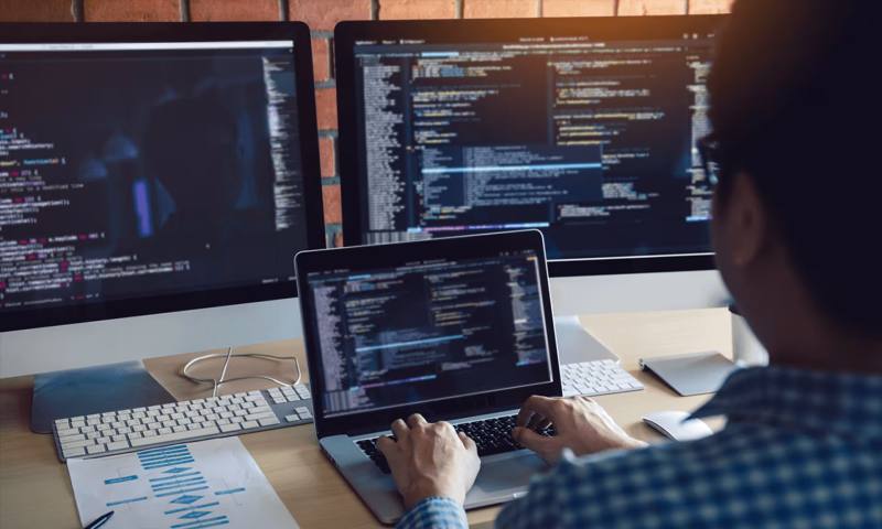 数据科学选型：R与Python如何赋能崇安区网站建设？